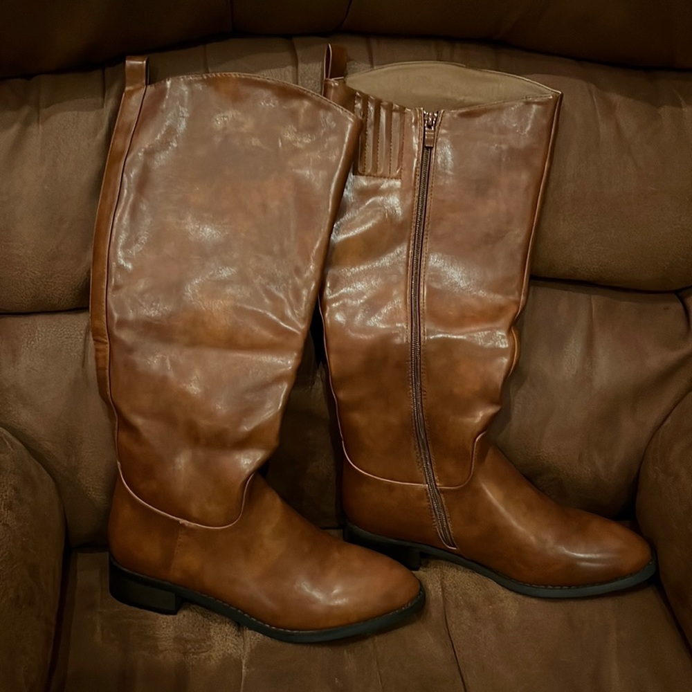 Diamantique Boots 17” Tall  Size (39 Euc) 7 US  Brown New Without Tags